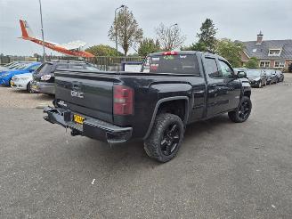 damaged passenger cars GMC Sierra 5.3 2018/2