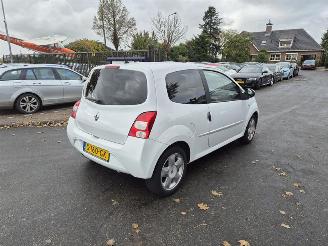 skadebil auto Renault Twingo 1.2 16V 2009/10