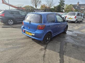 krockskadad bil auto Toyota Yaris 1.5 2002/12