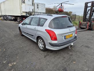 Peugeot 308 SW 1.6 VTi picture 2