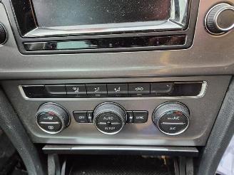 Volkswagen Golf 1.6 TDI picture 6