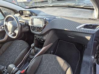 Peugeot 2008 1.2 12v Vti picture 5