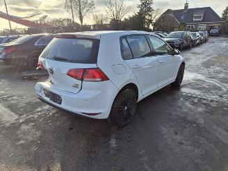 krockskadad bil auto Volkswagen Golf 1.2 TSi 2014/5
