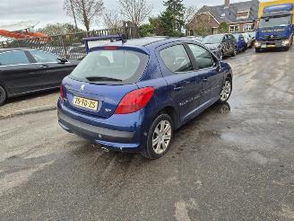 damaged passenger cars Peugeot 207 1.6 16V 2006/8