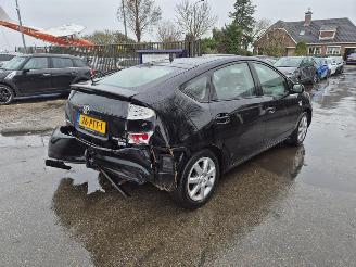 damaged passenger cars Toyota Prius 1.5 Hybrid 2010/3