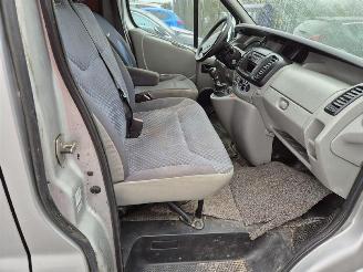 Renault Trafic 2.5 dCi picture 14
