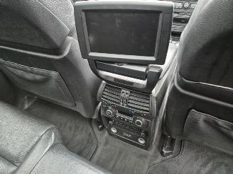 BMW X5 4.8i picture 12