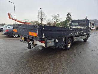krockskadad bil vrachtwagen Mercedes Atego 1223L 2004/5