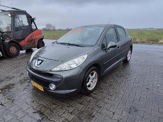 Peugeot 207 1.6 picture 3