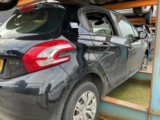 Vrakbiler auto Peugeot 208 208 I (CA/CC/CK/CL), Hatchback, 2012 / 2019 1.2 Vti 12V PureTech 82 2013/4