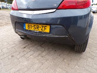 Opel Tigra Twin Top 1.8-16V Linea Rosso picture 5