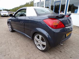 Opel Tigra Twin Top 1.8-16V Linea Rosso picture 3