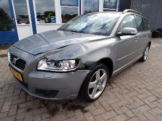 krockskadad bil auto Volvo V-50 2.5 T5 AWD Momentum 2007/7