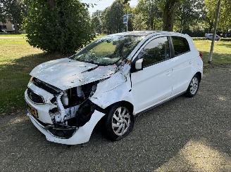 uszkodzony samochody osobowe Mitsubishi   2016/1