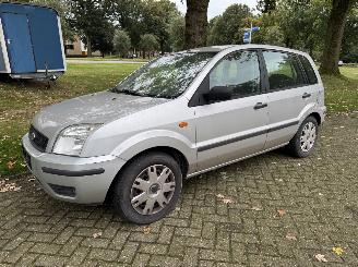 Unfallwagen Ford Fusion  2003/1
