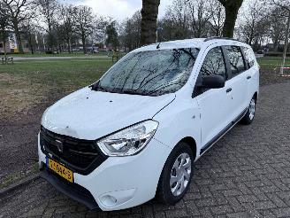 Avarii autoturisme Dacia Lodgy 85 kW (116 PK)  1199 cc. 2018/8
