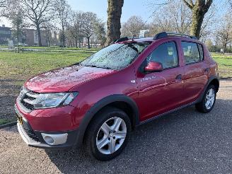 krockskadad bil auto Dacia Sandero 66 kW (90 PK)  898 cc. 2016/7