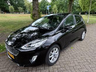 krockskadad bil auto Ford Fiesta 70 kW (95 PK)  998 cc. 2021/4