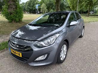krockskadad bil auto Hyundai I-30 99 kW (135 PK)  1591 cc. 2016/12