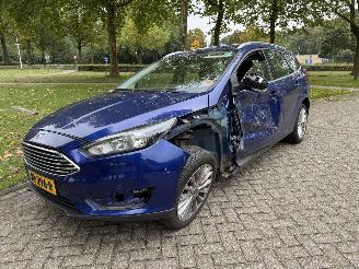 uszkodzony samochody osobowe Ford Focus  2016/1