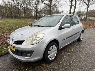 skadebil auto Renault Clio  2007/1