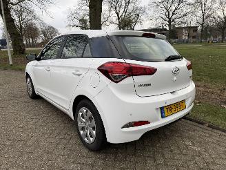 Hyundai I-20  picture 3