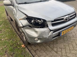 Toyota Rav-4  picture 9