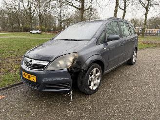 uszkodzony samochody osobowe Opel Zafira  2006/1