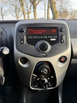 Peugeot 108  picture 23