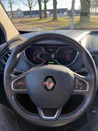 Renault Captur  picture 22