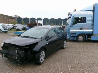 Coche accidentado Kia Ceed 1.6 CRDI Break Comfort 2014/2