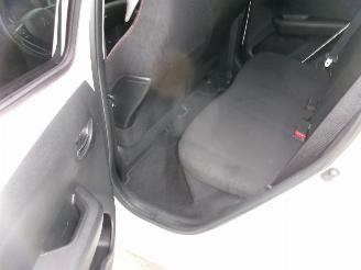 Peugeot 108 1.0 Allure Top picture 29