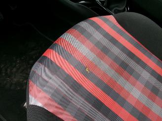 Peugeot 108 1.0 Allure Top picture 28