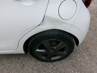 Peugeot 108 1.0 Allure Top picture 15