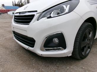 Peugeot 108 1.0 Allure Top picture 7