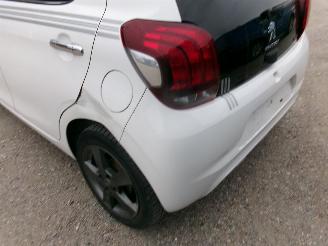 Peugeot 108 1.0 Allure Top picture 14