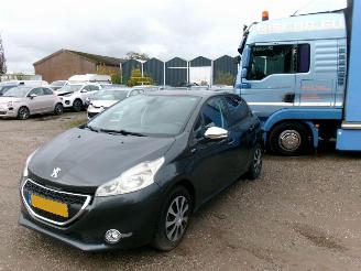 Auto incidentate Peugeot 208 1.2 Allure 5 Drs 2013/9