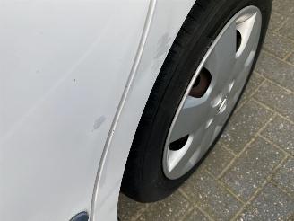 Nissan Micra Auto is Gereserveerd Automaat 1.2 72KW Dig-S Acenta Motor loopt. picture 13