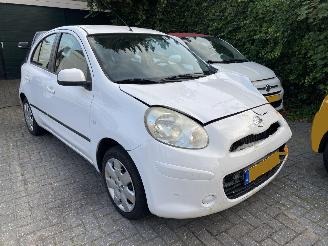 Nissan Micra Auto is Gereserveerd Automaat 1.2 72KW Dig-S Acenta Motor loopt. picture 14