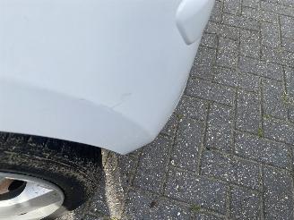 Nissan Micra Auto is Gereserveerd Automaat 1.2 72KW Dig-S Acenta Motor loopt. picture 48