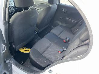 Nissan Micra Auto is Gereserveerd Automaat 1.2 72KW Dig-S Acenta Motor loopt. picture 20
