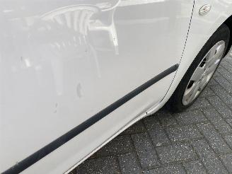 Nissan Micra Auto is Gereserveerd Automaat 1.2 72KW Dig-S Acenta Motor loopt. picture 42