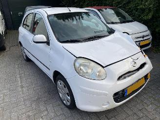Nissan Micra Auto is Gereserveerd Automaat 1.2 72KW Dig-S Acenta Motor loopt. picture 9
