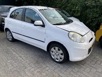 Nissan Micra Auto is Gereserveerd Automaat 1.2 72KW Dig-S Acenta Motor loopt. picture 3