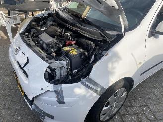 Nissan Micra Auto is Gereserveerd Automaat 1.2 72KW Dig-S Acenta Motor loopt. picture 38
