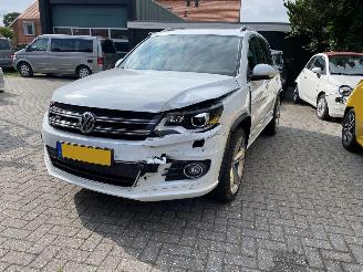 skadebil auto Volkswagen Tiguan 4Motion 1.4 TSi Sport&Style R-line Edition.pano/leer 2014/2