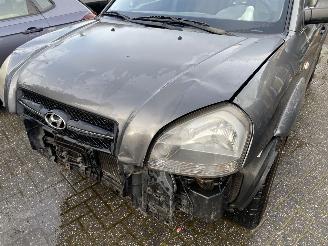 Hyundai Tucson 2.0i Dynamic version Van/Grijs kenteken picture 14