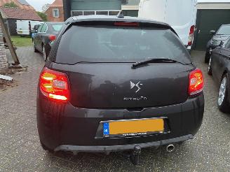 Citroën DS3 e-HDI 1.6 So Chic picture 26