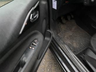 Citroën DS3 e-HDI 1.6 So Chic picture 21