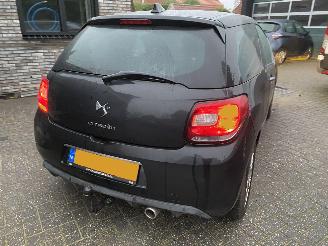 Citroën DS3 e-HDI 1.6 So Chic picture 29